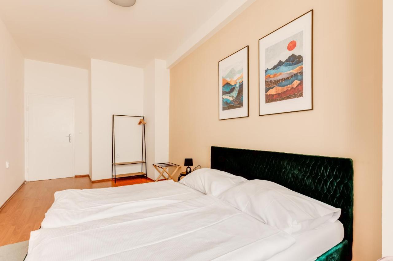 Riben House Prague Aparthotel ภายนอก รูปภาพ