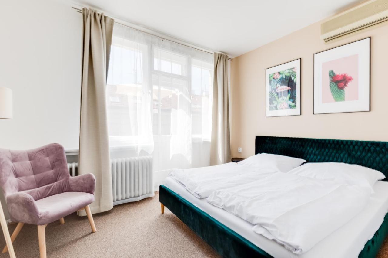 Riben House Prague Aparthotel ภายนอก รูปภาพ
